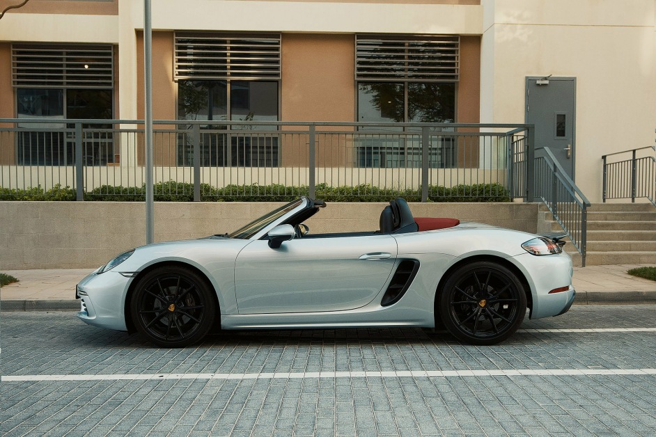Аренда Porsche Boxster в Дубае