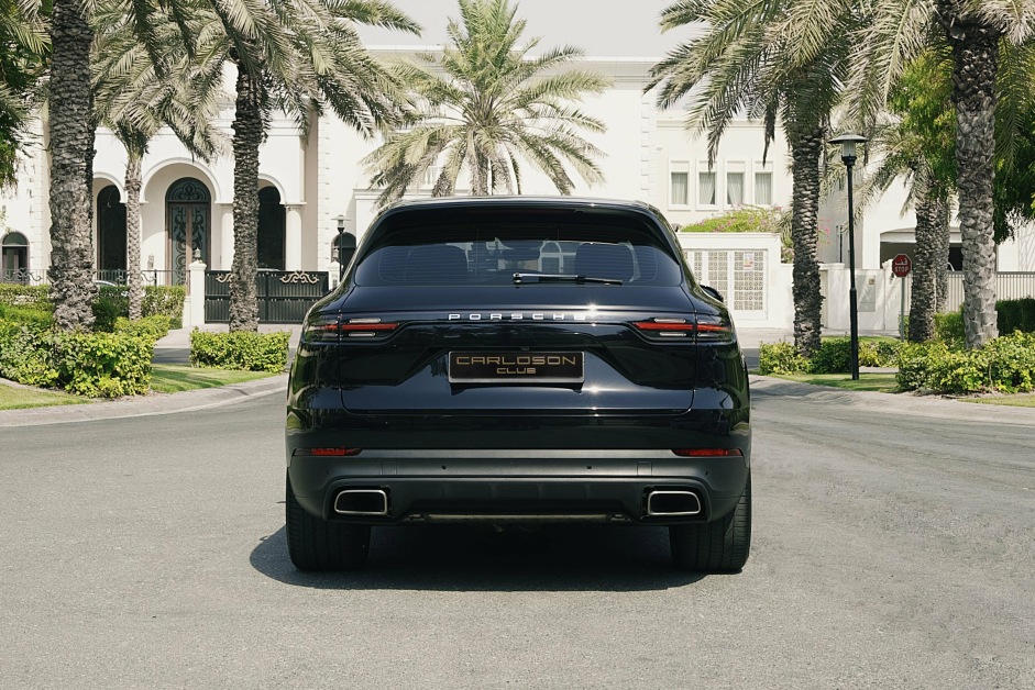 Аренда Porsche Cayenne в Дубае