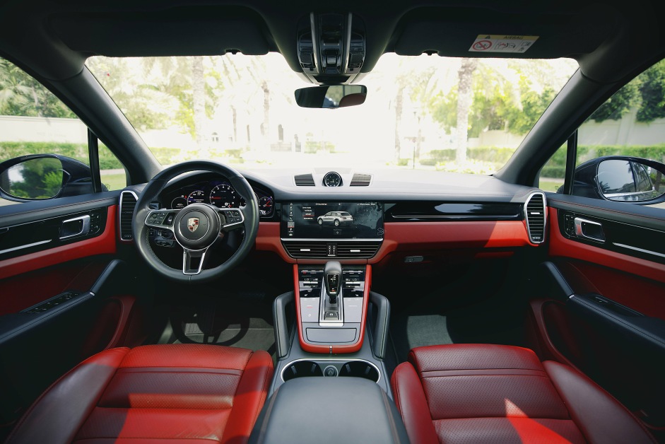 Аренда Porsche Cayenne в Дубае