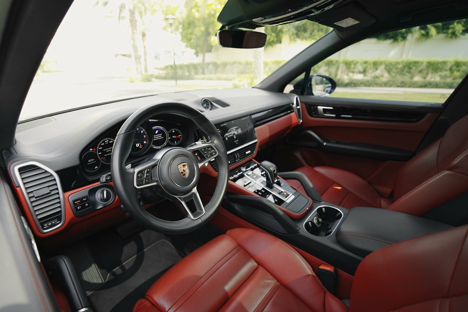 Аренда Porsche Cayenne в Дубае