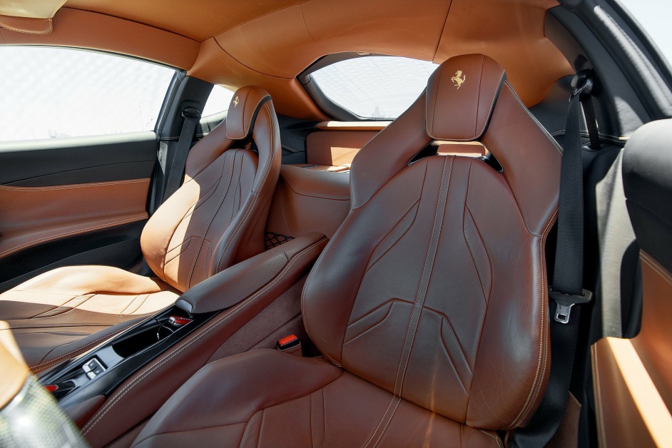 Аренда Ferrari 812 Superfast в Дубае