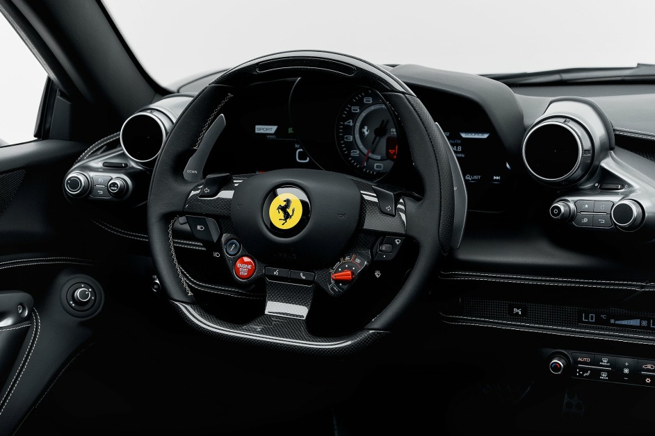 Аренда Ferrari F8 Spider в Дубае