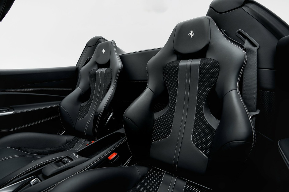 Аренда Ferrari F8 Spider в Дубае