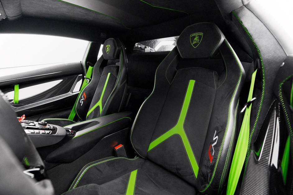 Аренда Lamborghini Aventador SVJ в Дубае