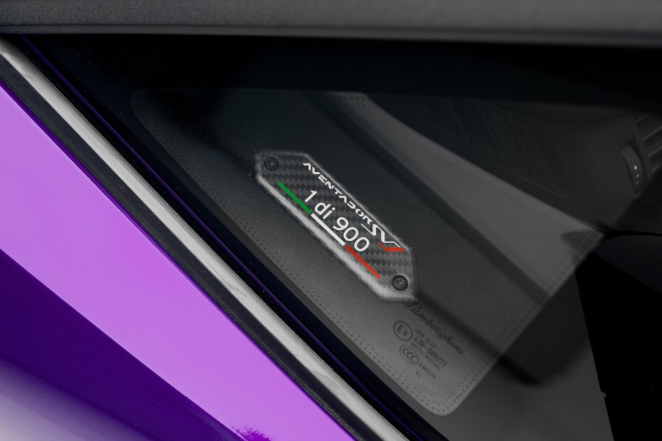 Аренда Lamborghini Aventador SVJ в Дубае