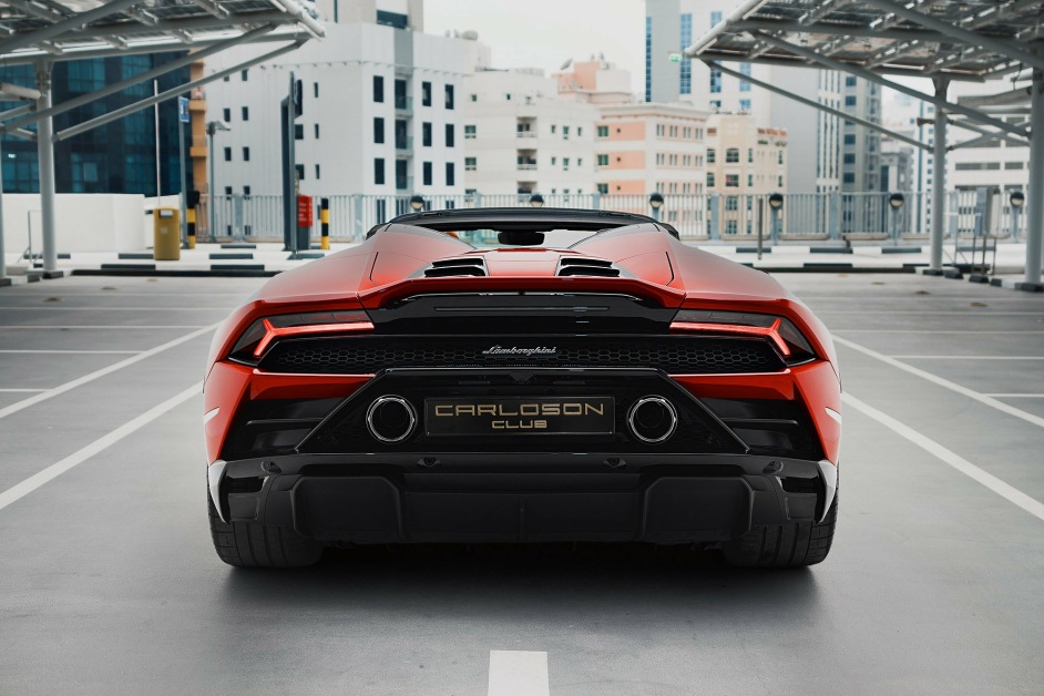 Аренда Lamborghini Huracan Evo Spyder в Дубае