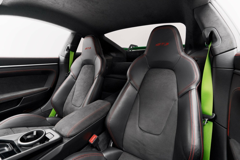 Аренда Porsche 911 GT3 в Дубае