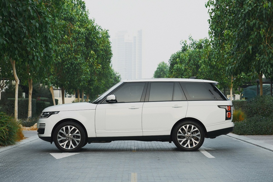 Аренда Range Rover Vogue HSE в Дубае