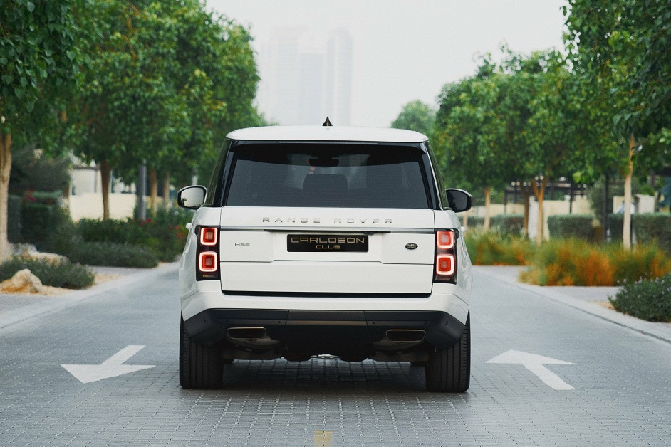 Аренда Range Rover Vogue HSE в Дубае