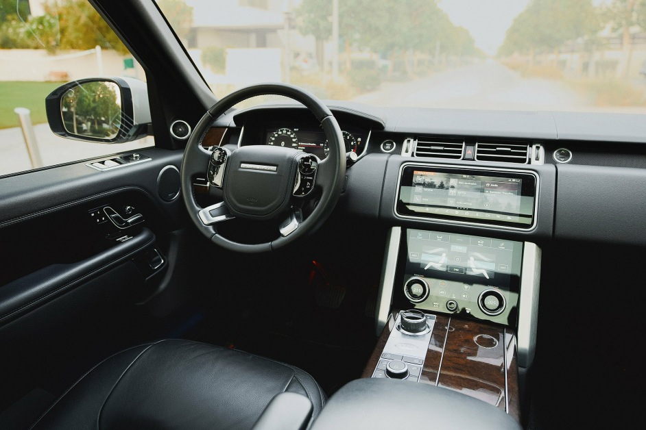 Аренда Range Rover Vogue HSE в Дубае