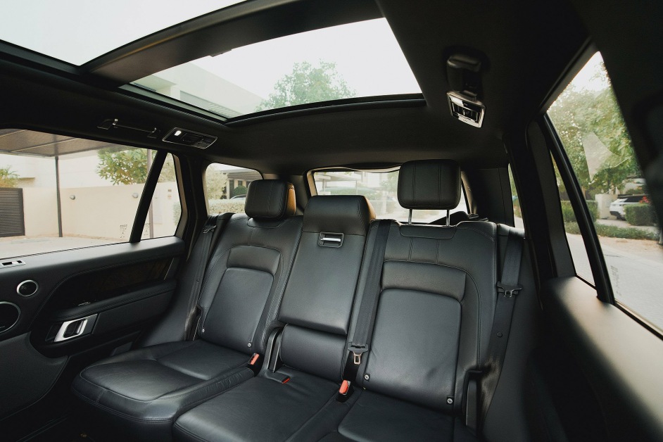 Аренда Range Rover Vogue HSE в Дубае