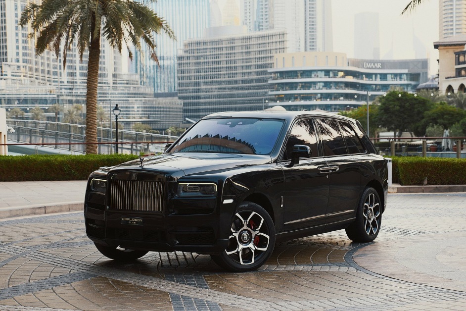 Аренда Rolls Royce Cullinan Black Badge в Дубае