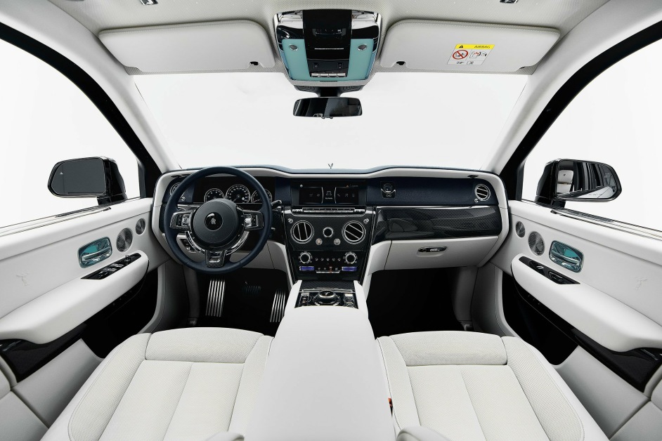 Аренда Rolls Royce Cullinan Black Badge в Дубае