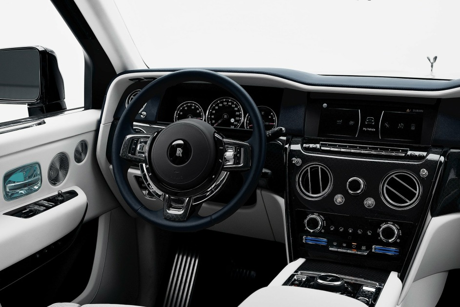 Аренда Rolls Royce Cullinan Black Badge в Дубае