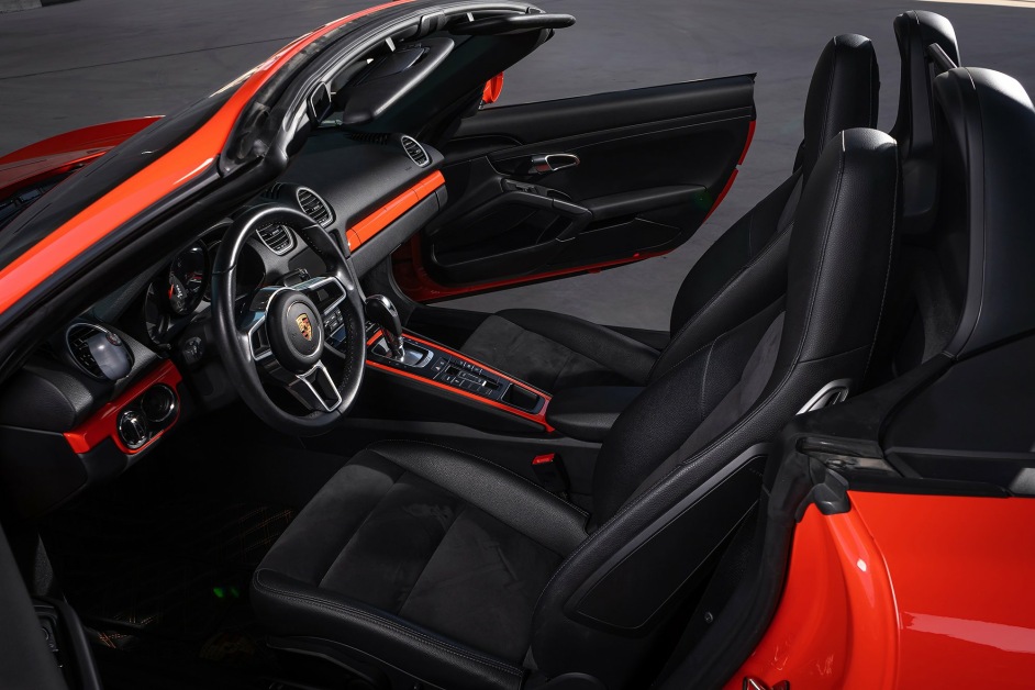 Аренда Porsche Boxster в Дубае