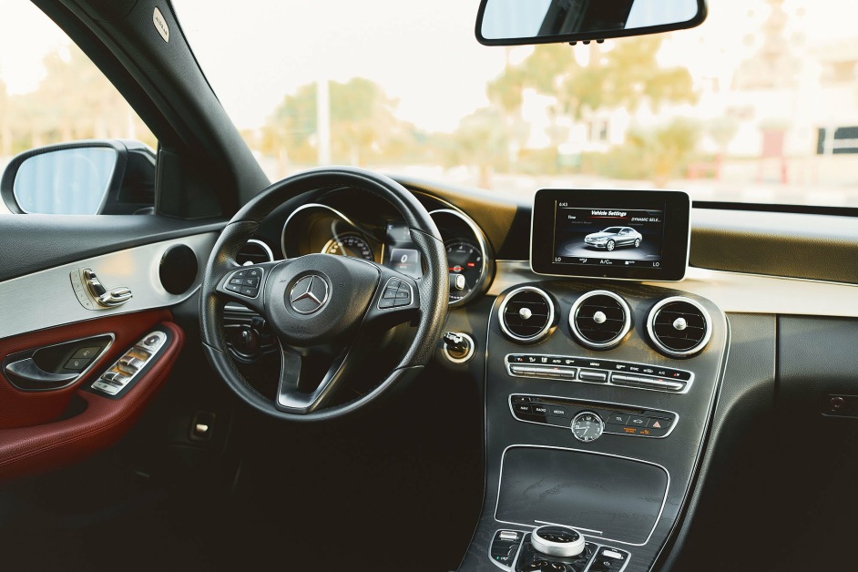 Аренда Mercedes C300 в Дубае
