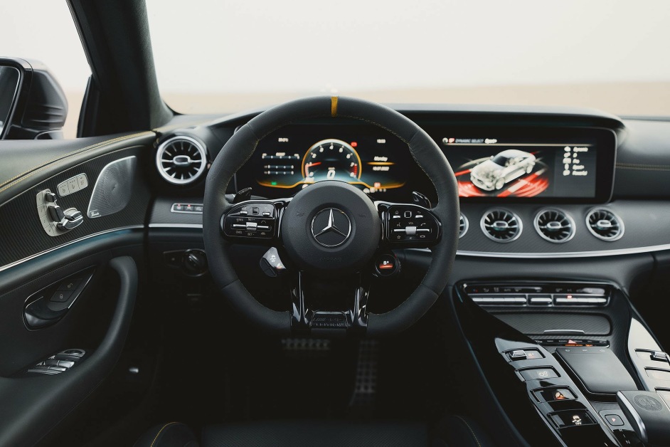 Аренда Mercedes AMG GT63s в Дубае