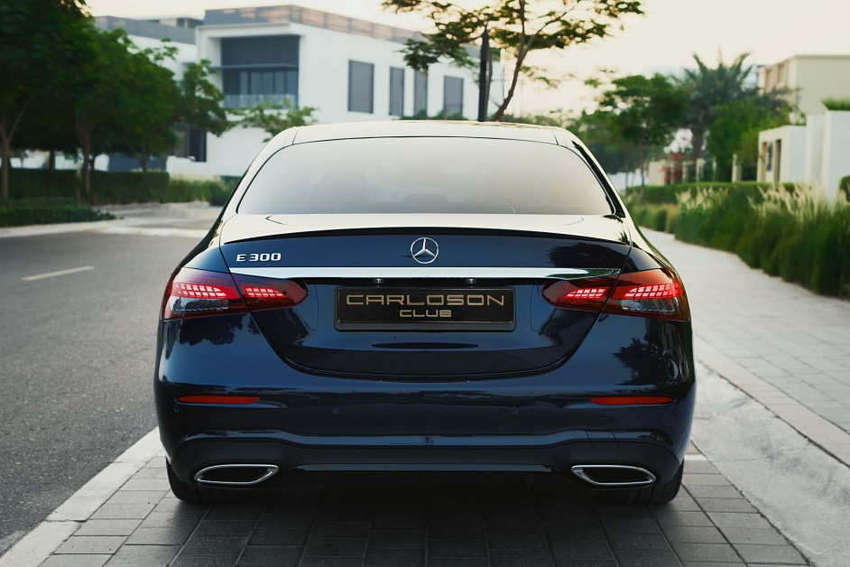 Аренда Mercedes E300 в Дубае