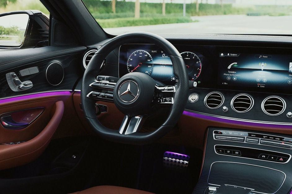 Аренда Mercedes E300 в Дубае